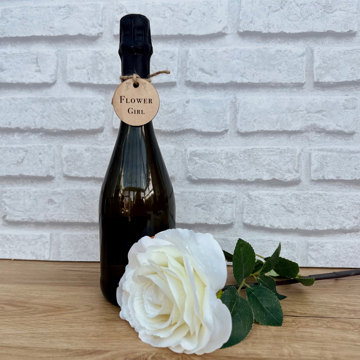 Wooden Wedding Gift Tags - Bridal Party Favour Tags with Twine